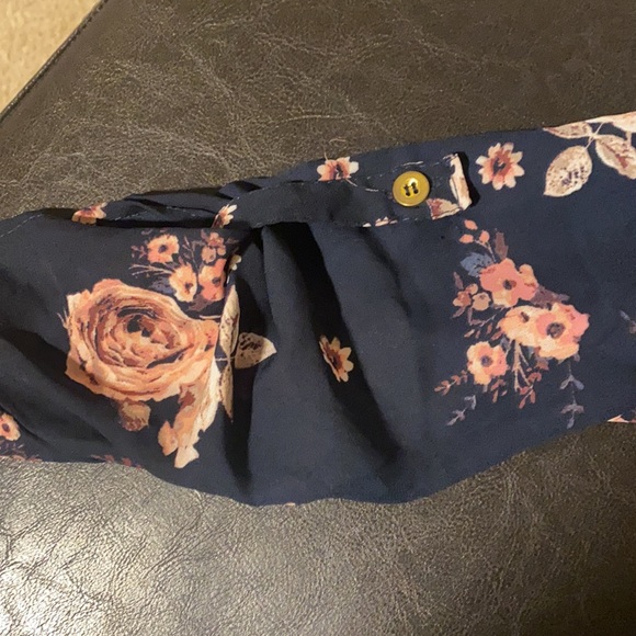 Floral top - Picture 4 of 4